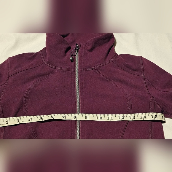 Lululemon Vine Plum Zip Up Jacket Zipped Pockets with Thumb Holes - Picture 10 of 11